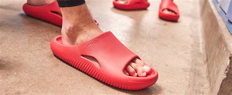 Amazon.com | Crocs Unisex-Adult Mellow Recovery Slides | Slides
