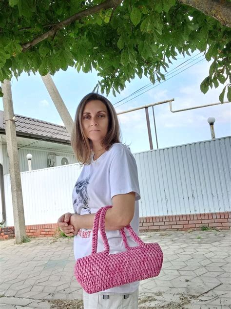 Плетеная сумочка из бумажной лозы.Сумка пузатик в интернет-магазине ...