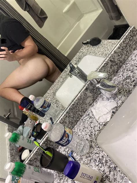 Hope Off The Game And Message Me Nudes Gaymersgonewild NUDE PICS ORG