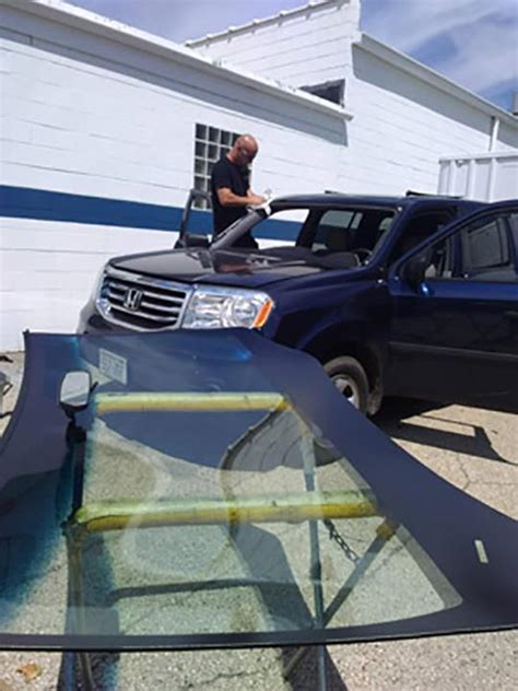 Rnr Auto Glass Inc Racine Wi