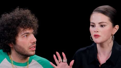 Selena Gomez And Benny Blanco Crash Out While Eating Spicy Wings On Hot Ones Ug News Anchor