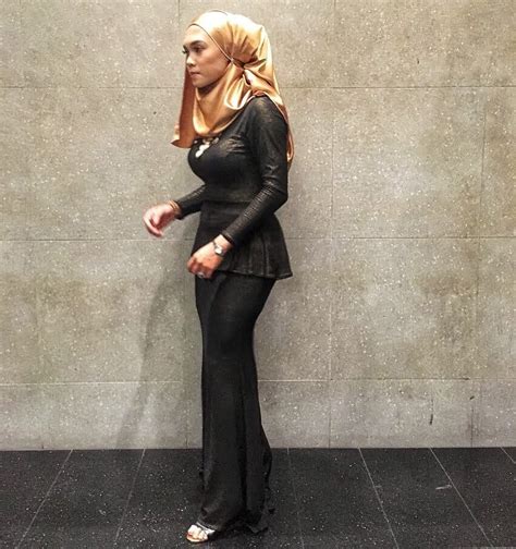 Untitled Que Ina Milf Tetek Besar Bontot Padat