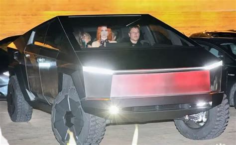 Tesla Cybertruck To Come Standard With 82" Laser Blade Lights - Tesla