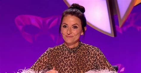 Masked Singers Davina Mccall Works Out In Crop Top After Moving In