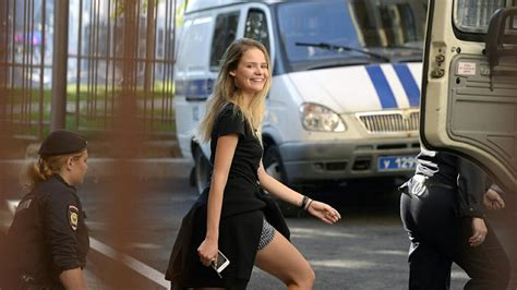 Участницу панк группы Pussy Riot Веронику Никульшину арестовали в четвертый раз с начала мая