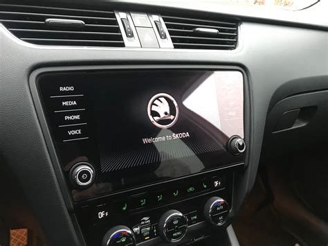 Защитная пленка/стекло на экран Bolero Skoda Octavia A7 Fl — Skoda ...