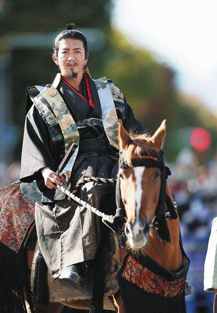 キムタク信長「いざ出陣！！」 岐阜で騎馬武者行列：中日新聞web