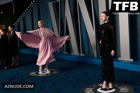 Alexandra Daddario Sexy Seen Flaunting Her Hot Cleavage At The Vanity Fair Oscar Party In