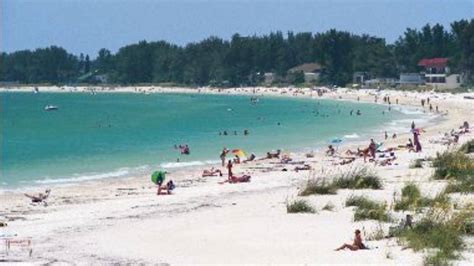 Florida Couple Convicted Of Beach Sex Face Years In Jail The Irish Times
