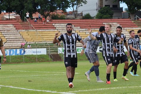 Em jogo fraco e muita reclamação contra arbitragem União São João