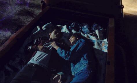 ARISTOTE ET DANTE DÉCOUVRENT LES SECRETS DE LUNIVERS de Aitch Alberto douceur gay eighties