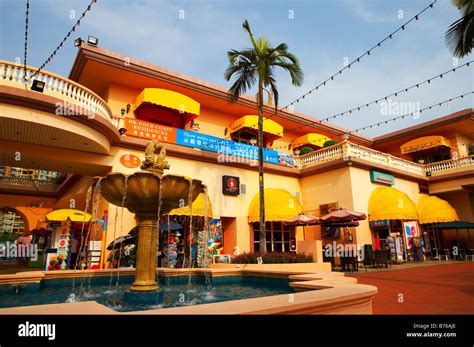 Gold Coast Shopping Mall Gold Coast Hong Kong Stock Photo Alamy