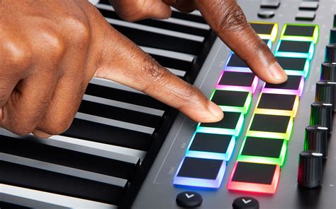 M-Audio Hammer 88 Pro 88-Key Graded Hammer-Action USB MIDI Controller ...
