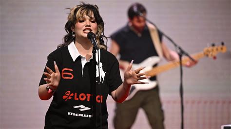 Lola Young Performs Viral Smash Messy on Fallon: Watch