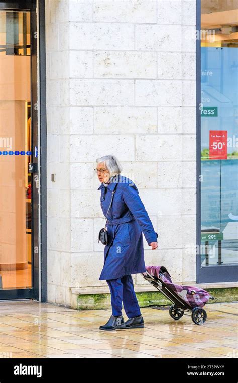 Old Woman Shopping Trolley Hi Res Stock Photography And Images Alamy