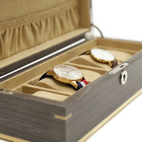 Carbon Fibre Patterned 12 Slot Watch Box