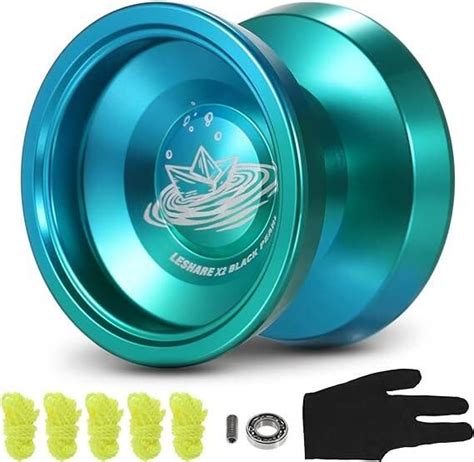 Алюминиевый шар йойо с вращающимися веревками и синей перчаткой ...