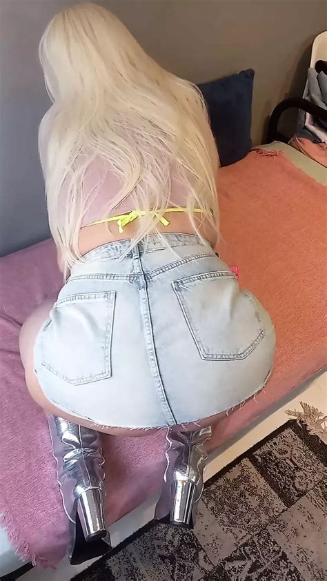 Cdzinhafx Dancing Her Sexy Ass Brazilian Shemale Amateur Amateur Porn By Faphouse Xhamster