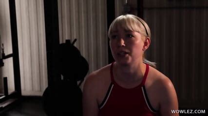 Sporty MILF Enjoys Lesbian Sex With Enthusiastic Blonde Serene Siren