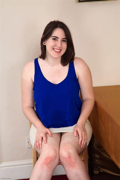 Thick Amateur Teen Beryl Aspen Shows Her Big Tits Before Spreading Her Pussy Coedcherry