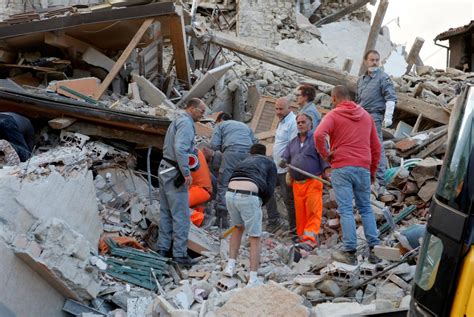 Terremoto Centro Italia La Diretta Almeno Morti Case Implose