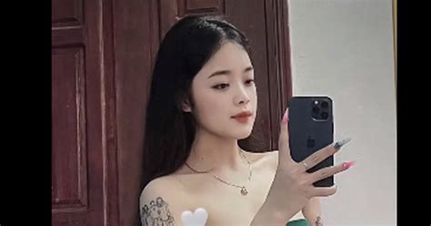 Hot girl U nữ Việt Nam khoe thân hình gợi cảm