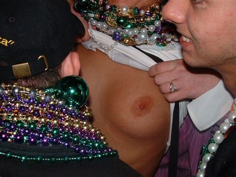 Wild Drunks Girls Flashing Tits For Beads At Madi Gras Porn Pictures Xxx Photos Sex Images