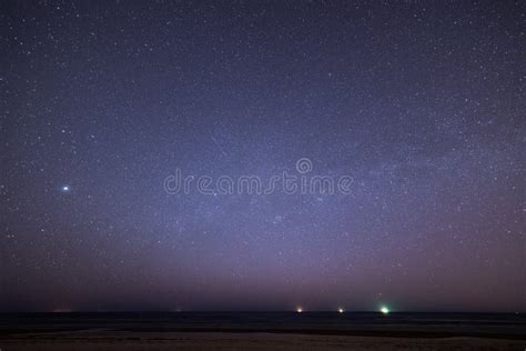 Nocne Niebo Z Gwiazdami Na Pla Y Blue Horizon Wa Na Liczba Rozkaza