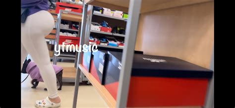 Latina With Bbl In White Spandex But Its Pokin Oc Spandex Leggings Yoga Pants Forum