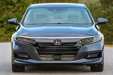 2019 Honda Accord Vs 2019 Volkswagen Passat Which Is Better Autotrader