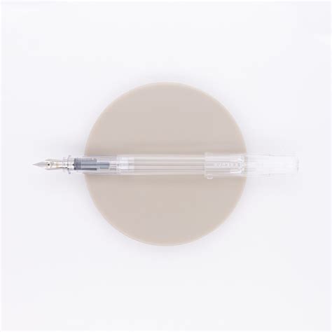 Pilot - Kakuno transparent - EF » Reading Cabin