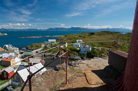 Ona Island - Ona Lighthouse & Fishing Village - FJORDS.COM – THE FJORDS ...