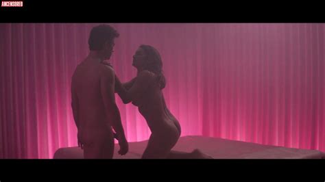 Naked Dira Paes In Divino Amor