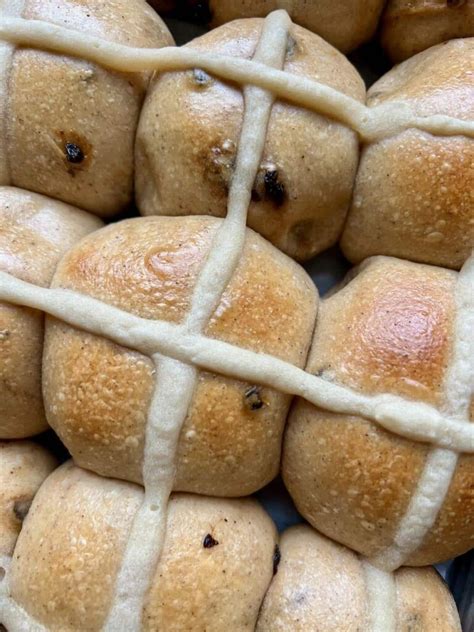 Sourdough Hot Cross Buns Amy Bakes Bread