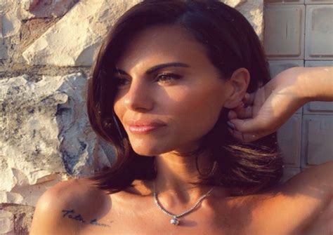 Bianca Guaccero Spettacolare Il Corpo Coperto Da Un Micro Bikini FOTO