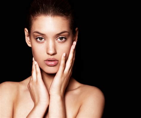 C Mo Lograr Labios Perfectos Color Nude Estilo De Vida Belleza Univision