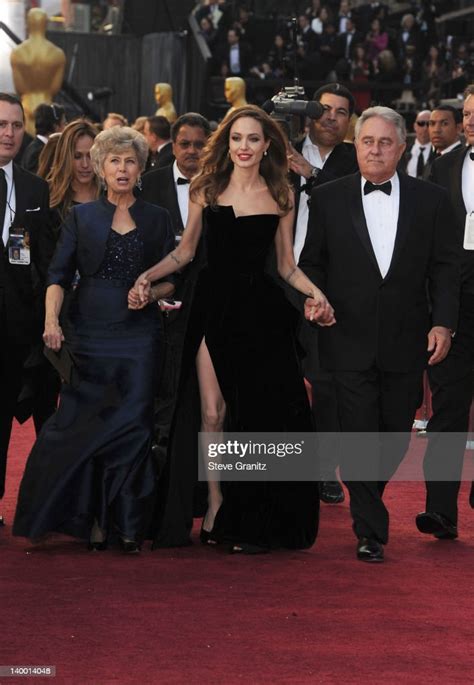 Actress Angelina Jolie Arrives At The 84th Annual Academy Awards Held Photo Dactualité