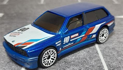 Машинка Базова Hot Wheels BMW M Wagon Modified HRY Blue замовляйте в RETROMAGAZ Гуртова
