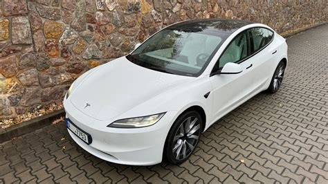 Test Tesla Model 3 2024 První jízdní dojmy jsou skvělé ale co ty