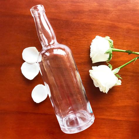 Wholesale Round Packaging Empty Customized Liquor Spirit Glass Bottle