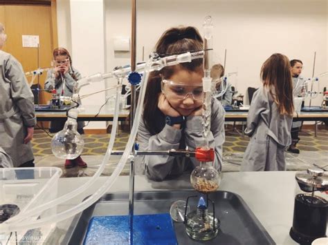 "Химическая лаборатория", научная программа для детей от проекта "Умный ...