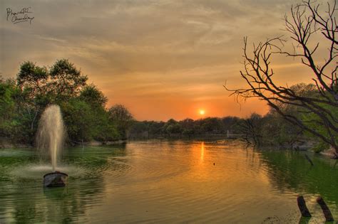 Hauz Khas Village, New Delhi | HDR creme