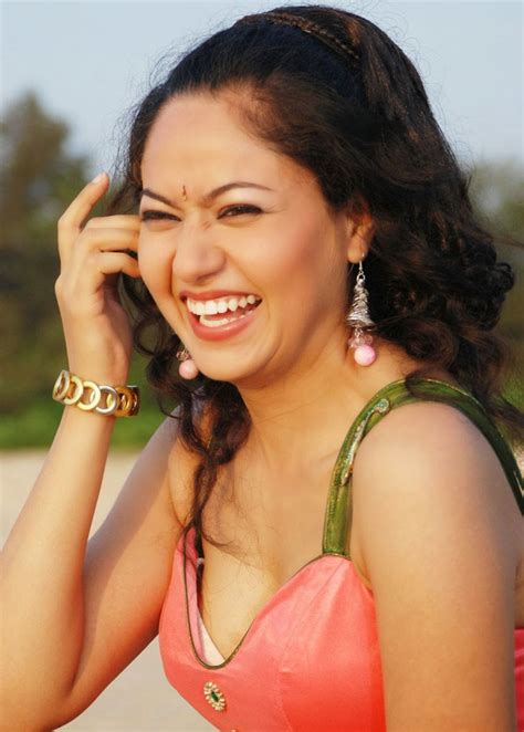 Tamil Actress Anu Apoorva Latest Hot Cleavages Show Photo Cine Gallery