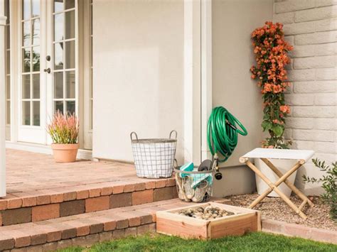 Очень удобное место для мытья ног или обуви: делаем его у себя во дворе