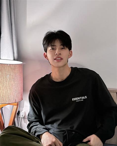 Pin by Hà on PondPhuwin Gmmtv actors Gmmtv actors boy Cute gay couples