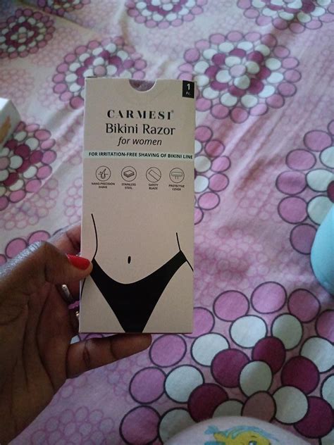 Carmesi Bikini Razor For Women For Irritation Free Shaving Of Bikini Line Japanese Nano