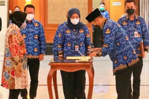 DITEKEN JOKOWI SEGINI BESARAN TUKIN PNS KEMENSOS KELAS JABATAN 10