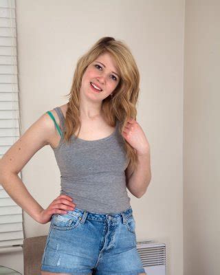 Hairy Selfshot Amateur Teen Showing Her Muff Porn Pictures XXX Photos Sex Images PICTOA