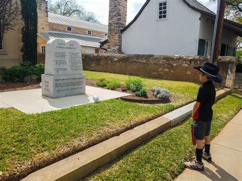 A Magical Guide to a Fredericksburg Texas Christmas - VERY TRULY TEXAS