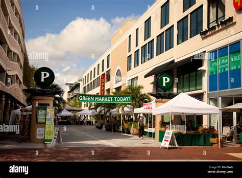 Grove Mall Hi Res Stock Photography And Images Alamy